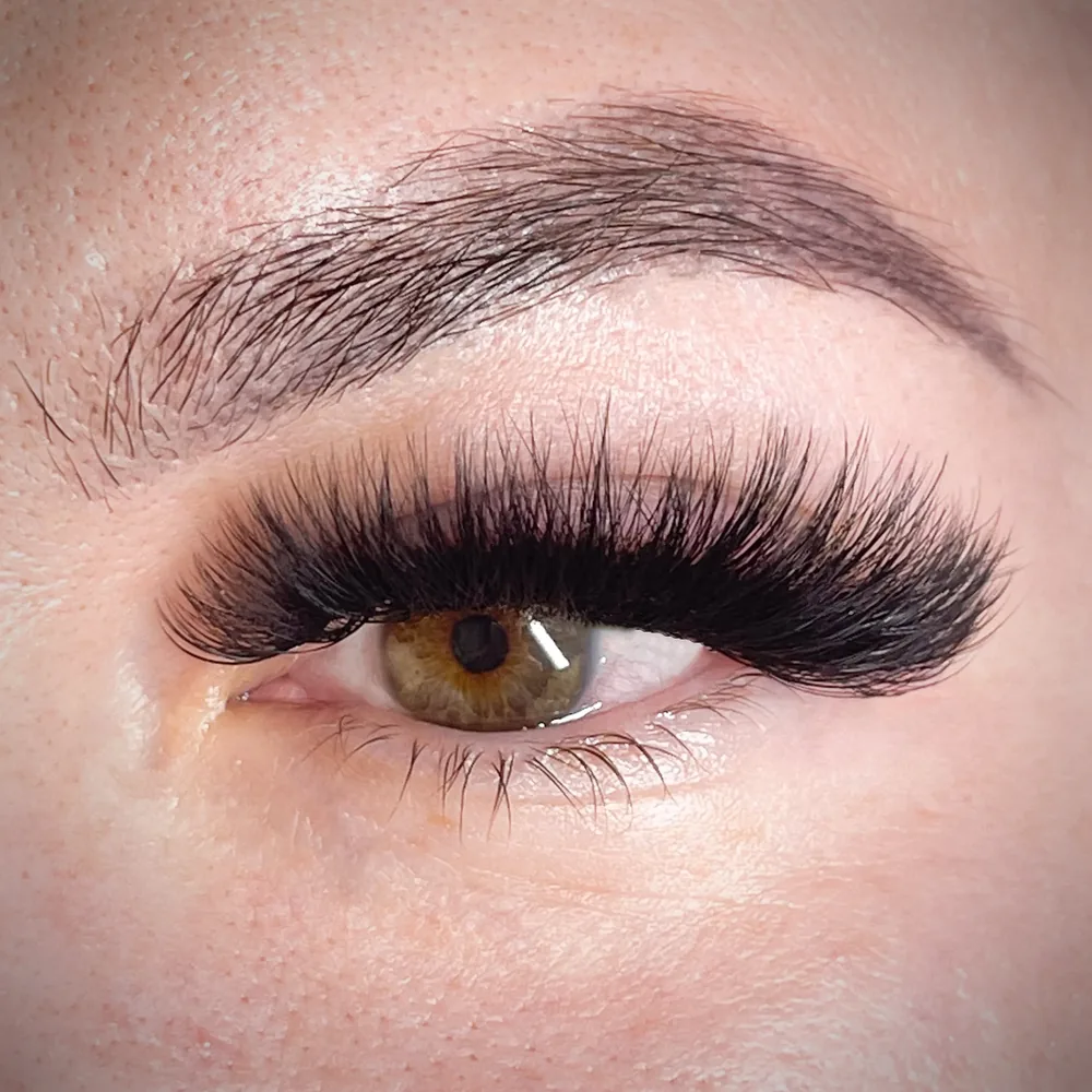 Lash extensions by Lashevista Beauty